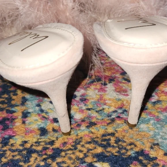 Lulu’s 8.5 Fazal Blush Suede Feather Pointed-Toe Mules - Picture 7 of 7